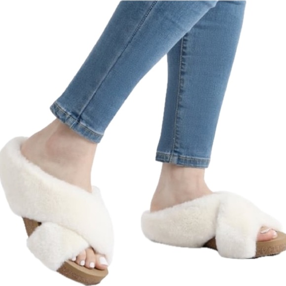 🆕 NWT - Dream Pairs Faux Rabbit Fur Slides Size 7 - Picture 5 of 5